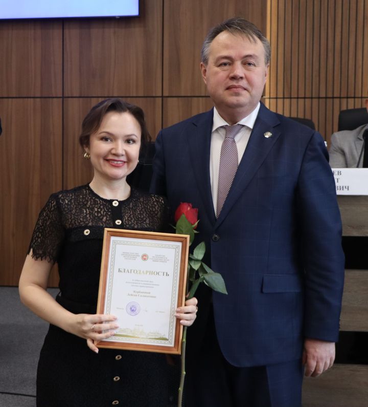 Питрәчтә сәламәтлек саклау хезмәткәрләрен бүләкләделәр