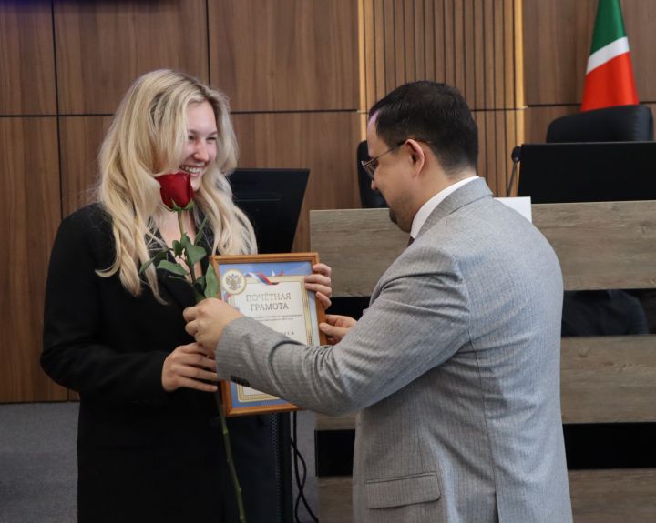 Питрәчтә сәламәтлек саклау хезмәткәрләрен бүләкләделәр