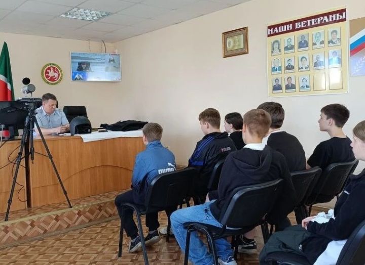 Питрәчнең «Шатлык» приютында тәрбияләнүчеләр полициядә кунакта булдылар