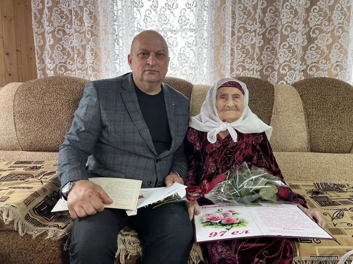 Питрәч районыннан тыл хезмәтчәненә 97 яшь тулды