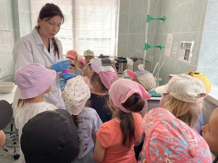 Воспитанники детсада «Колокольчик» побывали на экскурсии в ветслужбе