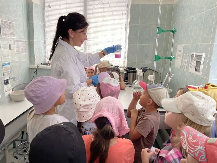 «Кыңгыраучык» балалар бакчасында тәрбияләнүчеләр ветеринария хезмәтендә экскурсиядә булдылар