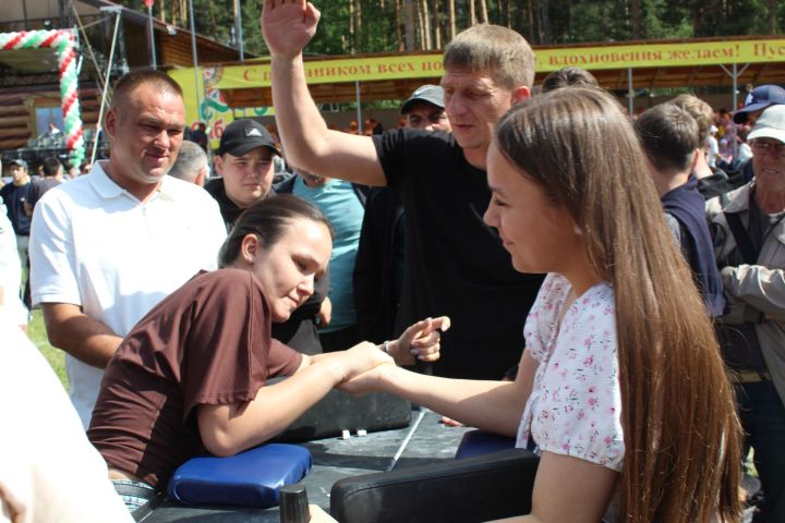 Пестречинцы взяли призовые места на Сабантуе в большинстве дисциплин