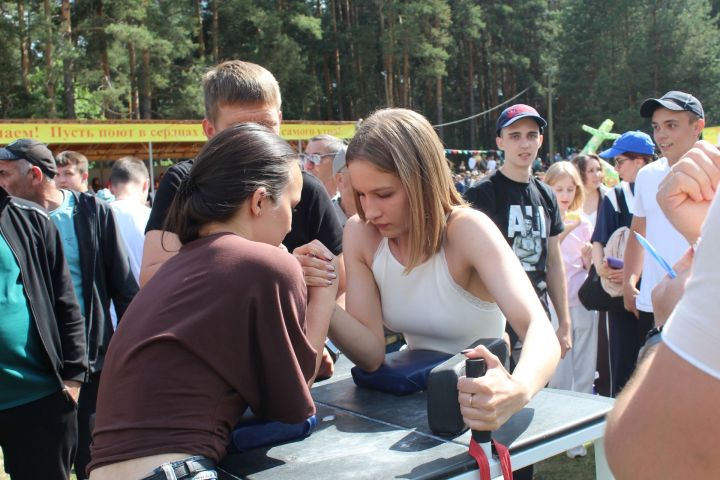 Пестречинцы взяли призовые места на Сабантуе в большинстве дисциплин