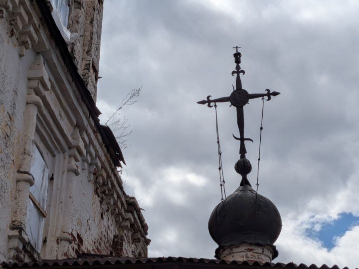 Волонтёры ищут помощников для сохранения храма в Селегуншах