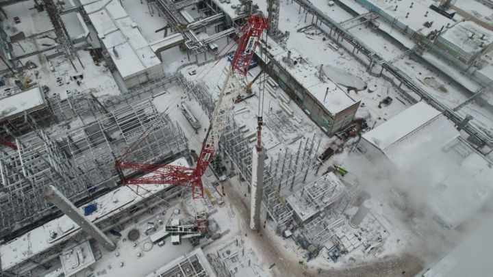 На производстве гексена нижнекамского предприятия СИБУРа установили самое габаритное оборудование